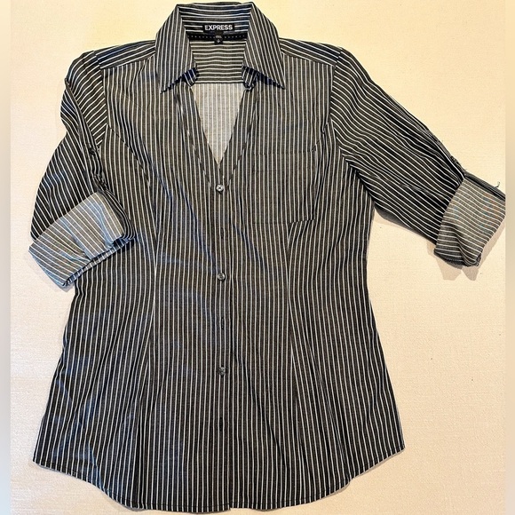 Express Women’s Grey & White Stripe Button Down Blouse in Size Small - Picture 1 of 8